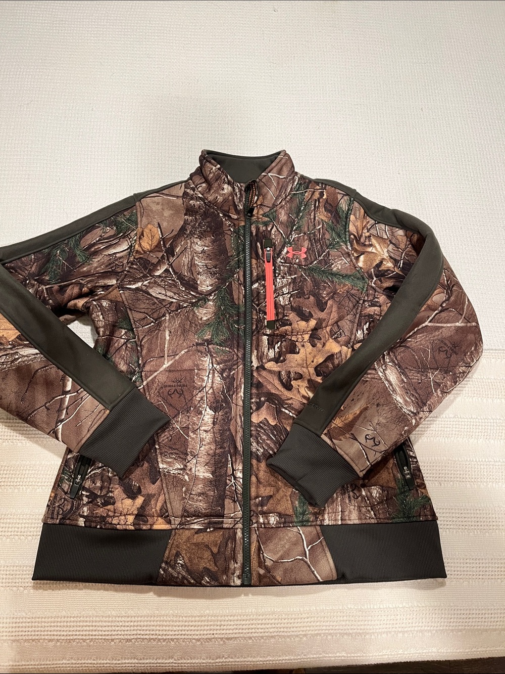Under Armour Storm Realtree Camo Full-Zip Jacket in Brown & Green, size L - EUC